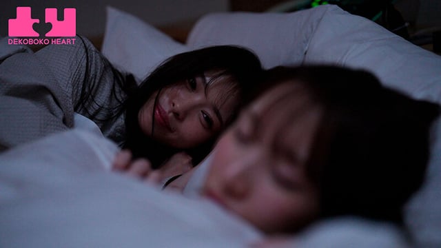 お互いに彼氏持ちだけど女の子相手なら浮気にならないよね?友達同士だったけどキスで一気に距離が縮まって一夜限りのレズビアンになる瞬間 瀬戸ひなこ 白石もも 14