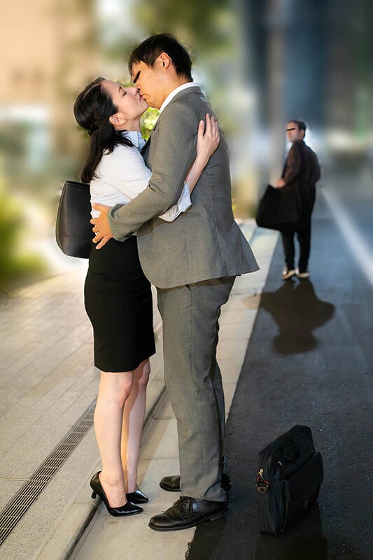 通行人は二度見する!ドラマの主人公のような不意打ち路上キスで火がついたホロ酔い人妻上司は浮気欲が止まらない 4