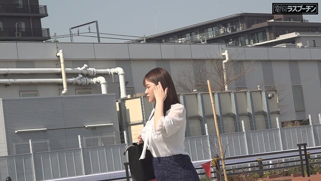 満員電車で吊り革にぶら下げられ両乳首同時開発のすえ無念の発情してしまった巨乳美女3 丸最レア 2