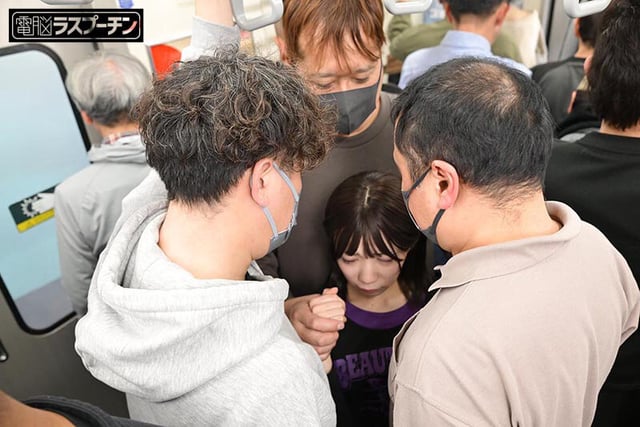 ちっちゃい女の子を3人で囲み服を剥ぎ取ってあらゆる快感を叩きこむ卑劣巨漢集団3 日向由奈 3