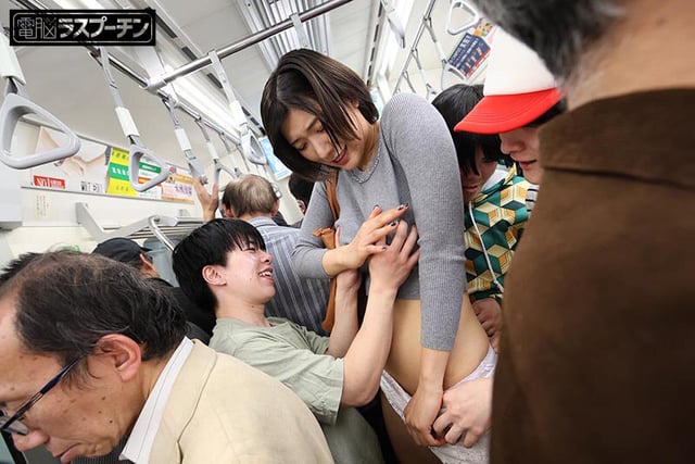 満員電車の人混みに紛れた悪ガキ3人組の下半身イタズラで何度も絶頂させられる高身長女 花宮きょうこ 6