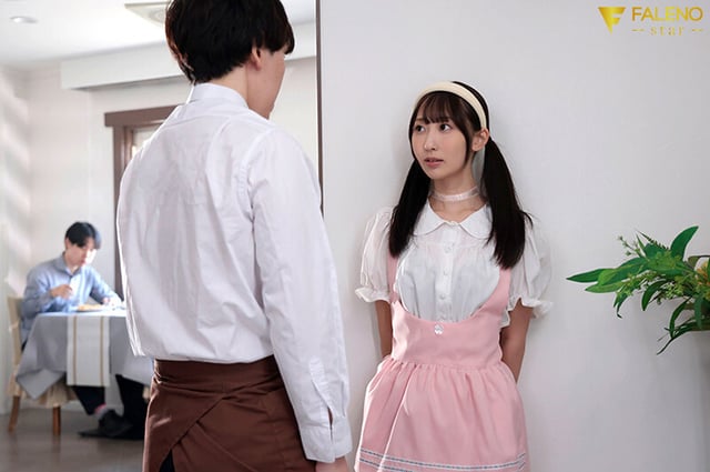 バイト中に彼氏を嫉妬させ仕事中にガン突きSEX 声も出せない状況に興奮して連続イキするド変態ウェイトレス 山下紗和 6