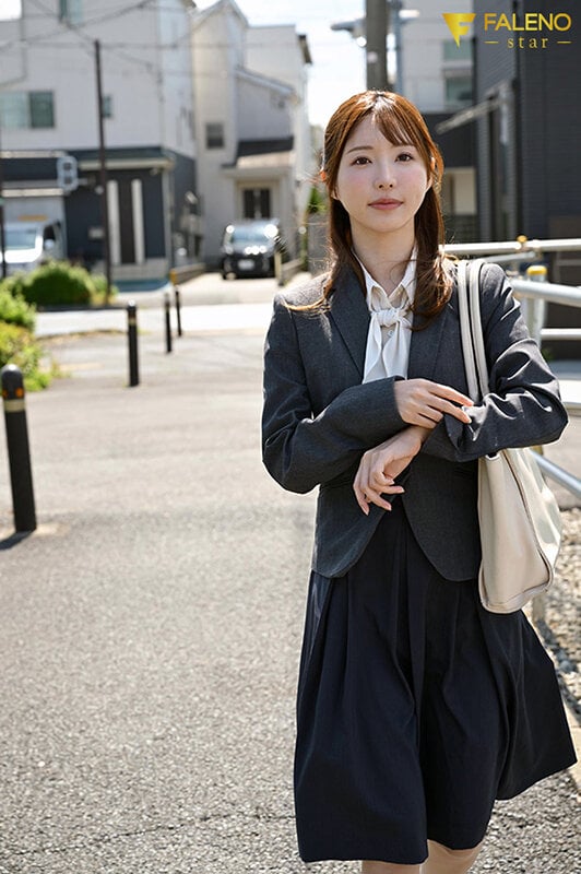 町工場。手錠の鍵は膣の中。あなたは「助けて」と言われ彼女を助けることはできますか? 天使もえ 1