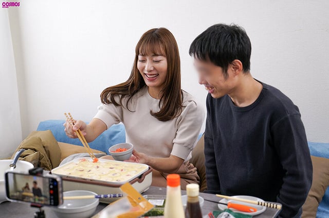 素人妻が一般大学生の自宅にコンドーム1つ渡され一泊一度のゴム姦では満足できず宿泊中2度もガチ中出しを許してしまう騎乗位で嬉ションを撒き散らす敏感妻 じゅんさん33歳 2