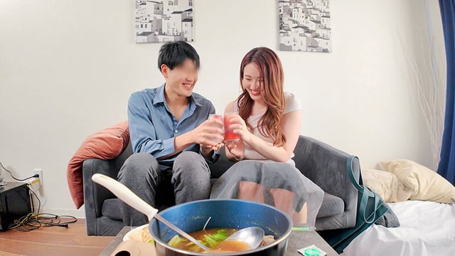 素人妻が一般大学生の自宅にコンドーム1つ渡され一泊一度のゴム姦では満足できず宿泊中2度もガチ中出しを許してしまう 騎乗位でデカ尻をバウンスさせる色白長身妻 さゆりさん36歳 2