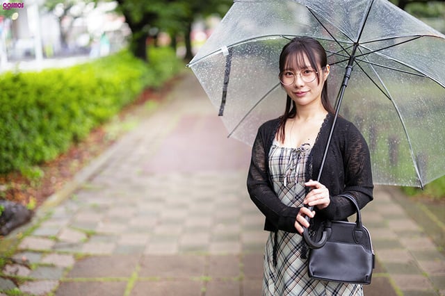 彼女のいない貧乏な自分にあるのは有り余る性欲と安アパートだけ 風俗に行く金も無いし若い子はノリが苦手…だからおとなしそうな人妻を捕まえてSEXしたら自分以上に性欲が凄かった！！ （仮名）ヒナさん 1