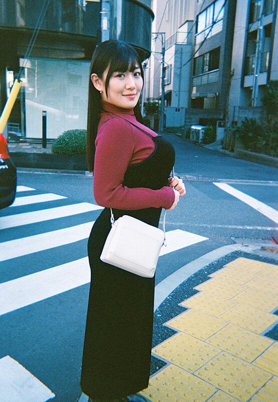 会社で噂の隠れ巨乳OL小梅えなに仕事相談でドライブデートを持ちかけられ…興味本位でラブホに入りパイズリをしたら火がついて1日限定‘痴女モード’でドピュドピュ挟射不倫をした 2