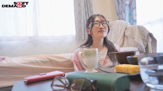 【会社に内緒・自宅で初撮り】奨学金450万、限界新卒ちゃん。地味っぽいけど脱いだらクッソむちエロ漫画ボディ。 きよか 24歳 5