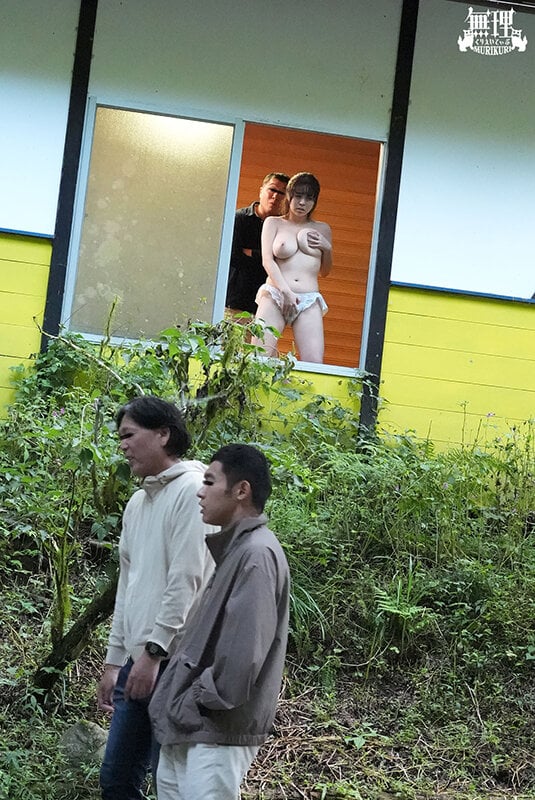 下着！半裸！そして全裸…バイト着を一枚ずつ剥ぎ取り凌●！退勤まで羞恥勤務を強要 して巨乳キャンプスタッフを完全ドM化 10