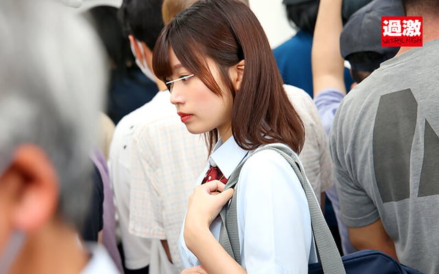 対面痴●で何度もイカされ糸が引くほど舌を絡ませるベロキス発情娘2 3
