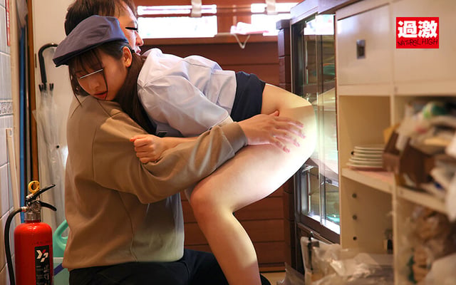 痴●OK娘スペシャル 美尻羞恥編 絶対NGの桃尻モチ肌美少女を連日痴●で大量ぶっかけまでOKさせろ 7