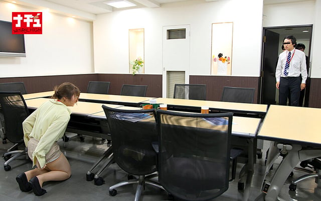誰かが来たらスカート戻して中断!隙をついて再挿入!平然と悶絶をくり返す粘着衣バックで感情ぐちゃぐちゃイキ壊れたパンスト巨尻OL 13