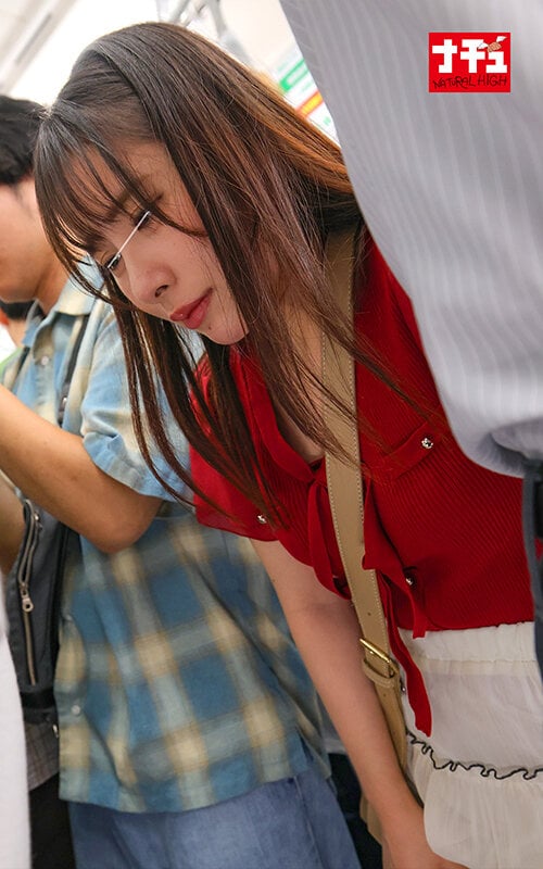 彼氏の横で粘着クリいじりされ声も出せず隠しエロ顔しまくる女2 4