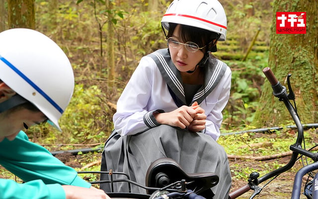 クラスで目立たないむっつりスケベ地味女子は密室に男の子を誘い連続射精させる変態少女2 9