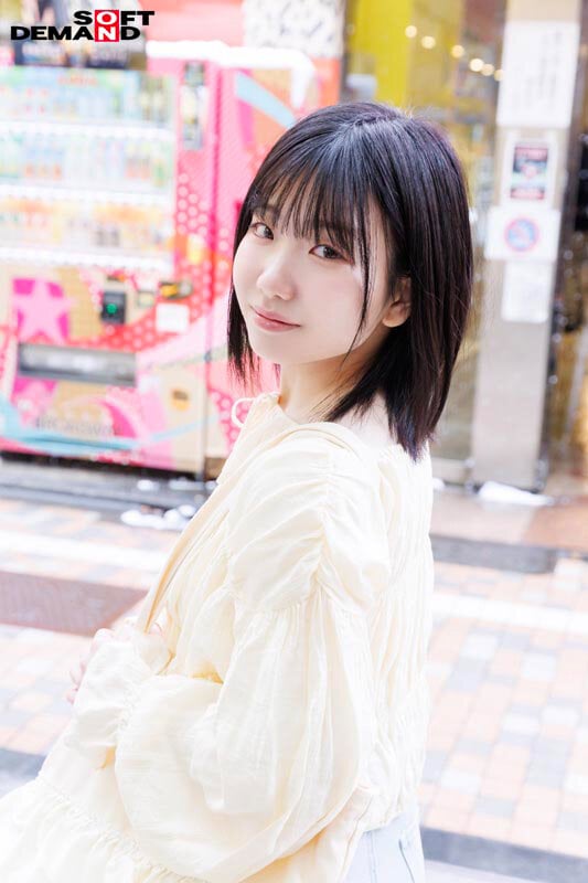 未だ恋も知らない処女 湯浅紬(20) クラスで唯一物怖じせずに話せる、化粧っ気のない二次元エロ好き女オタク。そんなあの娘が東京でAVデビュー 2