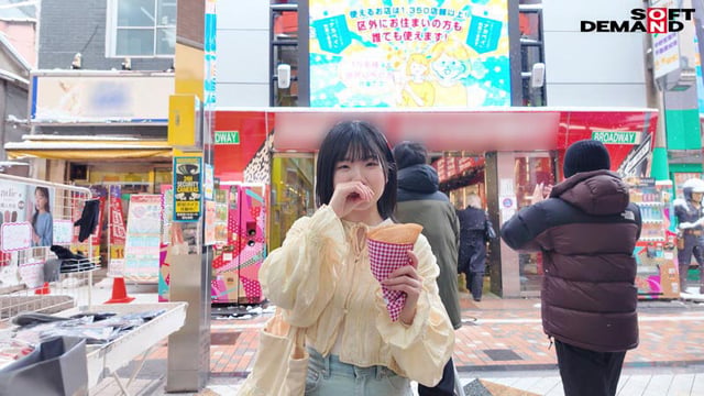 未だ恋も知らない処女 湯浅紬(20) クラスで唯一物怖じせずに話せる、化粧っ気のない二次元エロ好き女オタク。そんなあの娘が東京でAVデビュー 4