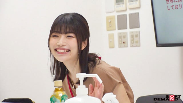 おっとりしてるのに、なんか色っぽい。定期面談で皆を癒してくれる人事部 石川さんの裸が見たい!…という社内の声多数だったので、AV出演させたら、ギャップヤバすぎどスケベSEXが撮れました。【無許可で発売!】人事部 中途2年目 石川陽波 2