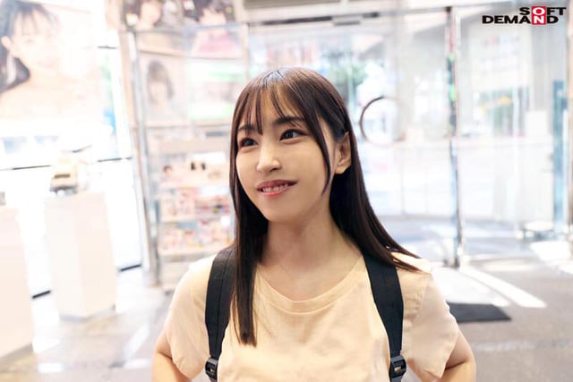 演出部 新卒2年目 吉岡美琴（22）将来は女性監督として活躍したい若手AD…だったら作品や女優さんの気持ちを知ることが第一歩！ハメ撮り監督ならぬ‘ハメられ撮り監督’になるべく初めてのAV出演してみたら潮吹き＆激イキ体質でした！【圧倒的4K映像でヌク！】 7