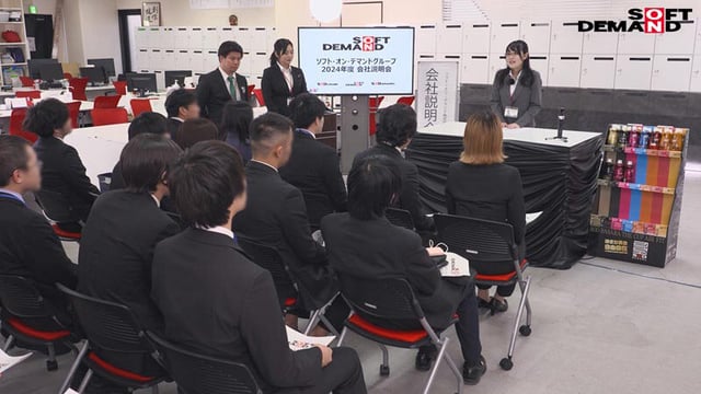SOD女子社員 絶頂！イキまくり会社説明会2024 計85回漏らしても絶対に攻めを緩めない誘発オルガスムス連撃研修 幹部候補3名は強靭な責任感で会場をイキ汁びたしにしても諦めずバレない様に潮噴きと気持ち良さを堪える震えた声でSODの魅力発信を繰り返す… 4