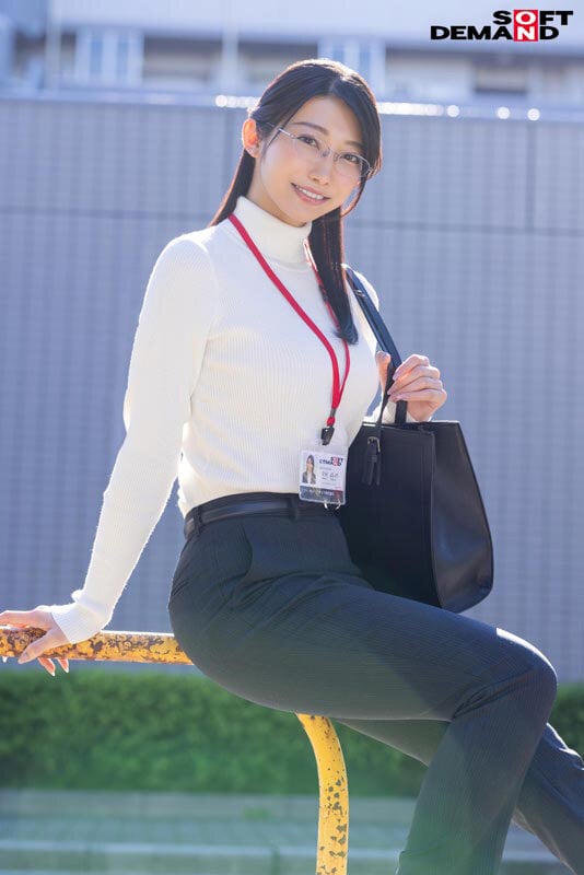 【特典版】秘書 守屋よしの 初AV出演 3
