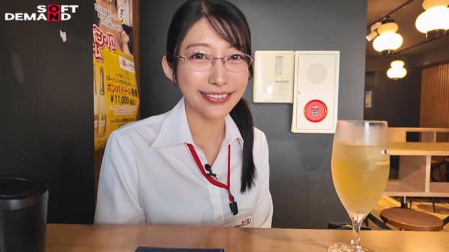 平日の昼間から恐縮ですが、乾杯からの挿入に至りました。in 新宿のラブホ 秘書 守屋よしの 2