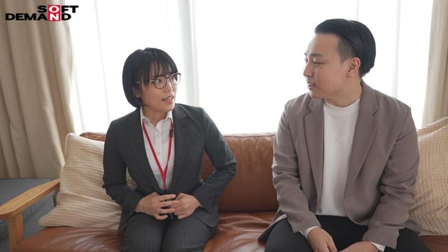 いつでもちゃんと人の気持ちを汲んだ前向きな言葉で元気をくれるコミュ力高めの頼れる処女SOD女子社員 童貞さんと初AV出演 総務部 中途1年目 大隈睦心 31歳 8