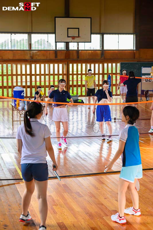 マジックミラー号 大自然の中で育った田舎女子〇生に大人の保健体育!恋愛よりも部活に勤しむ健康的なスポーツ少女10名収録! 3