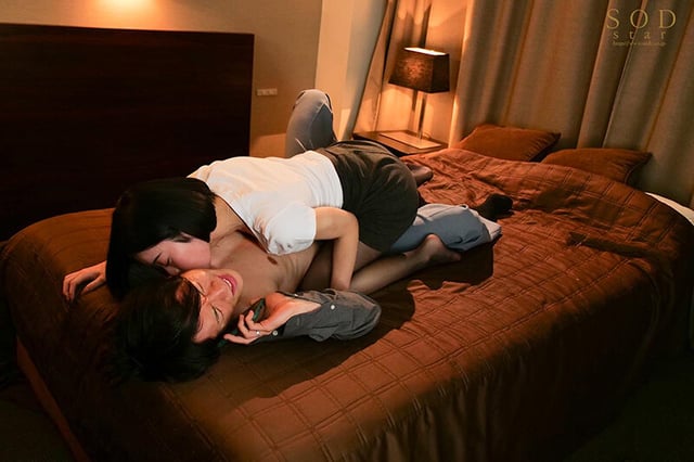 同棲するため物件を内見にきたカップルの彼氏を寝取って生ハメ中出しさせる淫乱巨乳な不動産レディ MINAMO 5