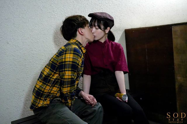 隠れ美人の牛丼チェーン店で働くパート主婦が学生バイトと避妊具なしでネチョベロ不倫中出し 小湊よつ葉 10