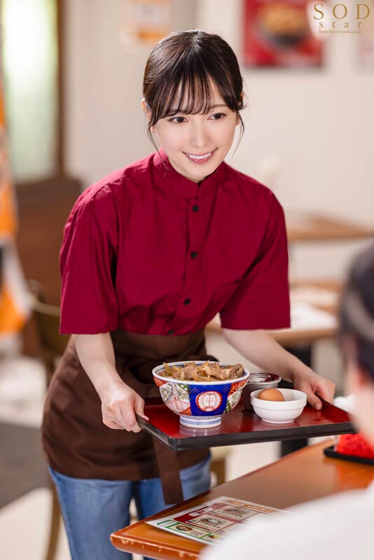 隠れ美人の牛丼チェーン店で働くパート主婦が学生バイトと避妊具なしでネチョベロ不倫中出し 小湊よつ葉 19