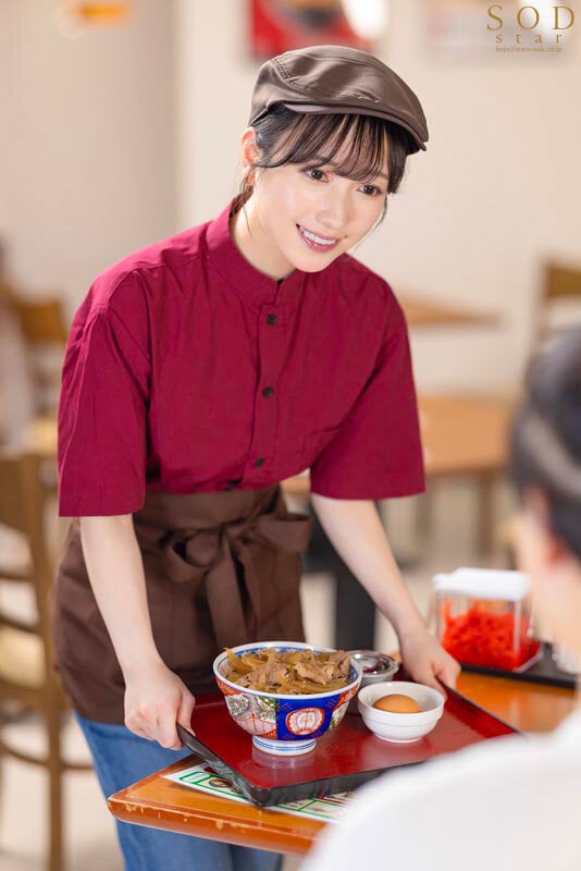 隠れ美人の牛丼チェーン店で働くパート主婦が学生バイトと避妊具なしでネチョベロ不倫中出し 小湊よつ葉 20