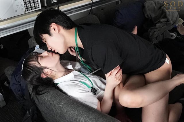 激務な報道局で働くボクが欲求不満な美人ディレクターを刺激したらエロスイッチを入れてしまい何度も誘惑されて…シャワーも浴びずに編集所に籠って汗だくセックスに明け暮れた 小湊よつ葉 8