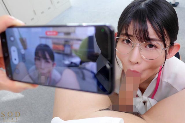 デリヘル呼んだらいつも領収書を突っ返してくる経理部の欲求不満OLと遭遇「まさか、飲食代で落とさないでくださいよ…」と言いつつ生本番させてくれ自宅でも会社でもヌいてくれる関係に 宮島めい 6