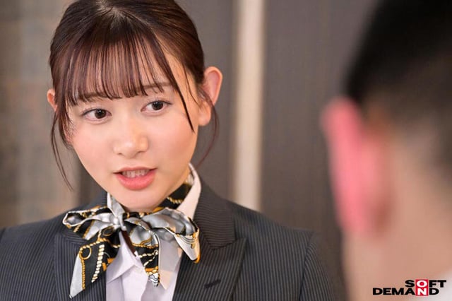 出張先のビジネスホテルでド健全な出張マッサージを呼んだら…なぜか色白で癒し系のフロント受付嬢がやってきて鼠径部をキワキワ責めされ11時のチェックアウトまで中出しSEXしまくった。 静河 7