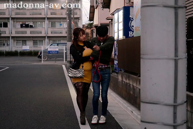 まりりん史上、最高にエグい痴女―。 天使のような顔して下品にM男を喰い漁る発情期の肉感痴女 白石茉莉奈 4