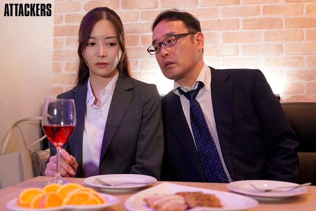 結婚してから4年間、一度もセックスしていない人妻が部長に抱かれた夜。 白峰ミウ 6