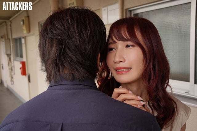 毎晩セックスの声が大きいお隣さんは 夫の留守中、欲求不満で僕を誘惑。 汗だくになって一週間ヤリまくった。 天川そら 8