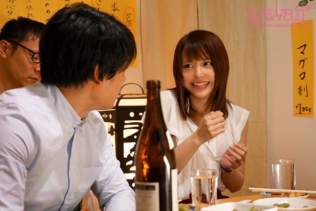 出張先の相部屋で絶倫上司に何度も中出しされて… 部長の粘着質な愛撫と濃厚SEXに溺れた巨乳新人OL 伊藤舞雪 1