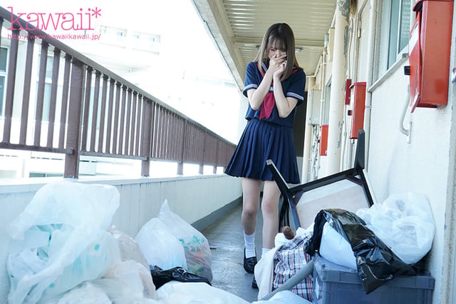 隣人のゴミ部屋で異臭中年おやじに抜かずの連撃中出し32発で孕まされた制服女子の末路… 松本いちか 1