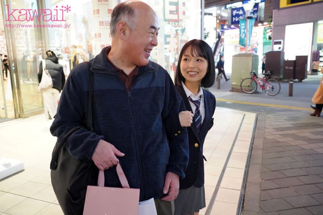 唾液交換ベロベロ顔面アナル舐めイラマネバスペごっくん男潮最後は中出しもOK！ 「もうおじさん無理だってばぁ…」絶頂直後の中年チ●ポに追撃舐め濃厚パパ活デート 日向なつ 1