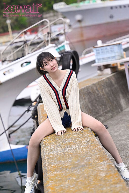 このシャイなヒロインにグチャグチャにぶっかけます。 谷村凪咲 1