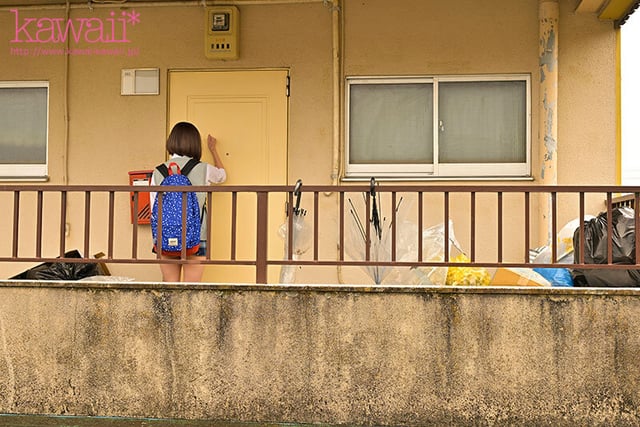 隣人のゴミ部屋で異臭中年おやじに監禁調教...理不尽すぎる鬼畜中出しで孕まされた制服女子 松岡美桜 2