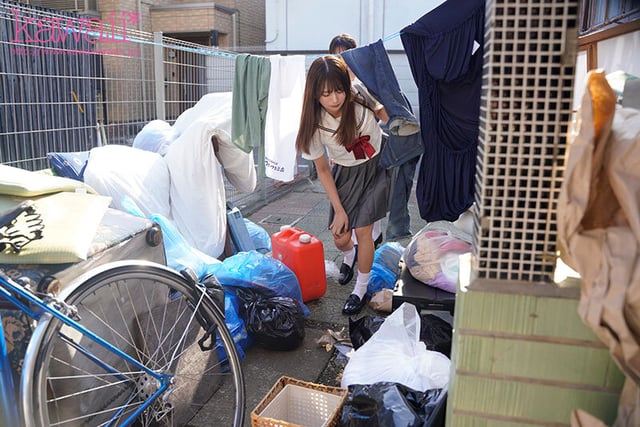 隣人のゴミ部屋で異臭中年おやじに抜かずの連撃中出し73発で孕まされたアイドル級に可愛い制服姉妹たちの末路… 2