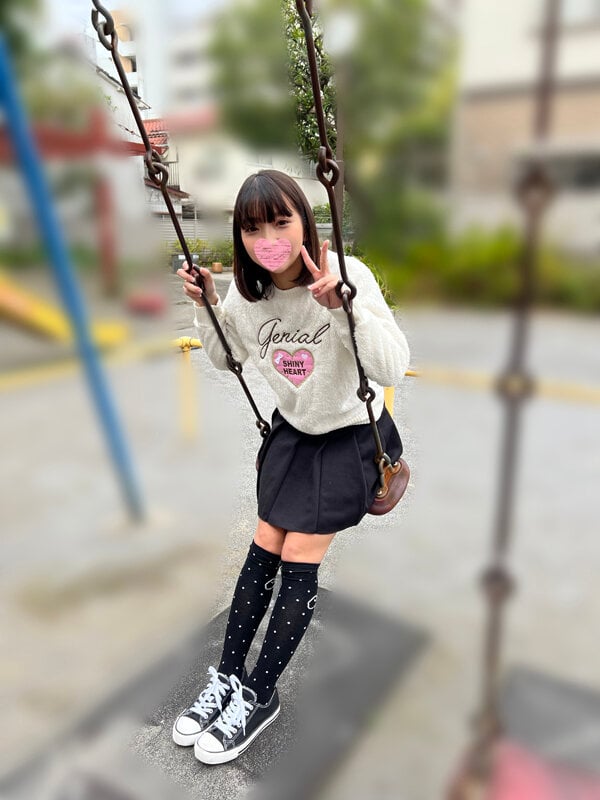 【小さな女の子2体にイタズラ】無邪気な笑顔が曇り不安な顔で警戒する姿に興奮が抑えきれず未熟ワレメに大人の勃起チ●ポを埋め込んでしまいました… 1