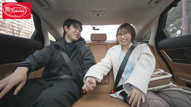 「手でこするなら浮気にならないよ」カノジョ志願の彼女の親友とおっぱい密着囁き手コキで痴女られ明日起き上がれないほど精子ブッコ抜かれる僕 宍戸里帆 1