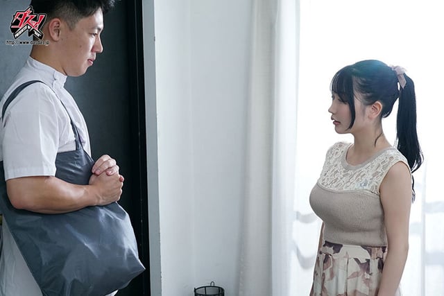 派遣マッサージ師にきわどい秘部を触られすぎて、快楽に耐え切れず寝取られました。 弓乃りむ 1