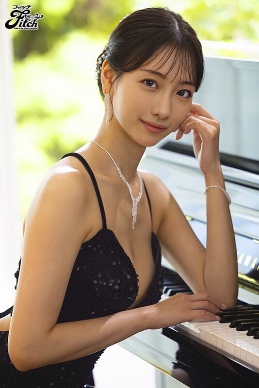 世界が注目した美しき天才ピアニスト 早瀬すみれAVデビュー 1