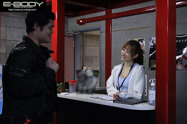 遠征先相部屋NTR 鍛え抜かれた美ボディパーソナルトレーナー嫌々不同意性交のはずが肉弾FUCKに溺れ無限昇天 弥みいさ 1