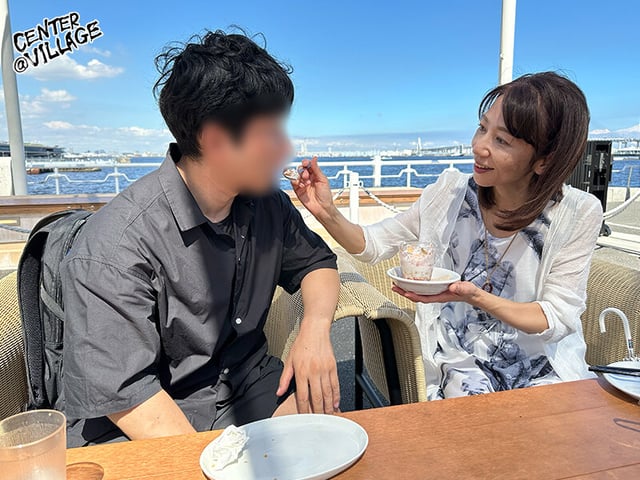人妻24時、不倫中出しデート~性欲強すぎ美人妻と1日中ハメまくり性交ドキュメント~ 三枝木玲実 3