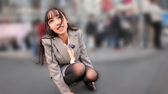 素人美少女とリモコンバイブお散歩ー黒パンスト敏感キャリアウーマン編ー「もう我慢できません…//」人ごみの中、黒パンスト美脚ガクブル震わせイキまくってしまうOLたち!人生初の羞恥プレイでまさかのエロスイッチオン!車移動中も大胆カーオナニー!最後はホテルで… 1